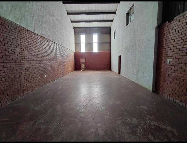 190M² WAREHOUSE TO LET IN CLAYVILLE